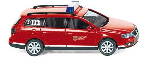 Preisvergleich Produktbild 060118 - Wiking - VW Passat Variant - Feuerwehr Iserlohn