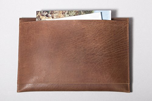 HOLZRICHTER Handgefertigte Lederh  lle f  r Ultrabooks  Apple MacBook 13  Air Retina  Hochwertige Sleeve Tasche aus Leder 13 Zoll - Camel-Braun