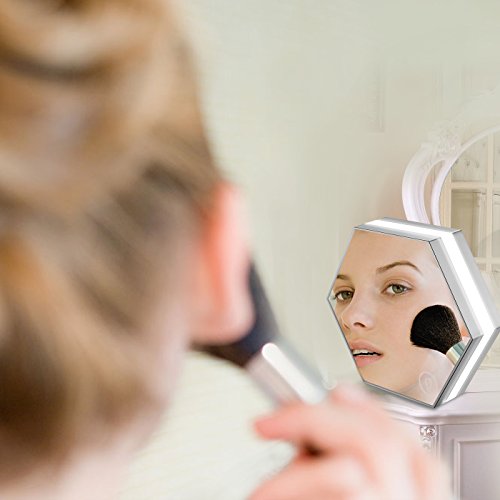 5-in-1 LED Digital Wecker MULTIFUNKTIONS-UHR | Reise-Wecker | Tischuhr | Nachtlicht mit Touch-Dimm-Funktion | Thermometer | Spiegel | Uhrzeit/3 Alarmzeiten/Temperatur-Anzeige | per USB Aufladbar Weiß-Silber - 7