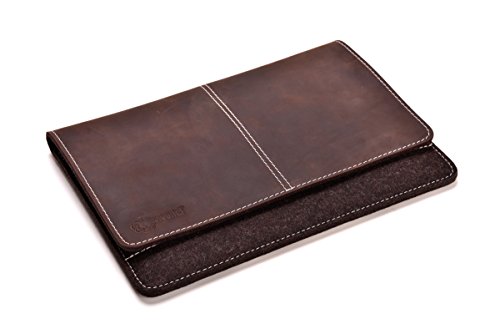 ALMWILD Apple Macbook Pro 13 Hülle, Tasche (Touch Bar, Touch ID). Aus echtem Rinds- Leder und 100% Woll- Filz. Case in Trüffel- Braun mit magnetischer Umschlagklappe aus Echt- Leder in Braun. In Bayern handgefertigt - 5