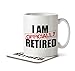 Produktbild I am Retired – Becher und Untersetzer von Inky Pinguin