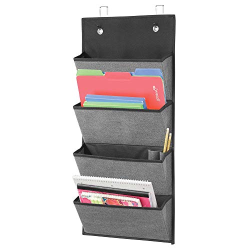 mDesign système de rangement suspendu en fibre synthétique avec motif en relief - rangement bureau avec 4 grandes poches - étagère suspendue pour cahiers, carnets de notes, etc. - gris ardoise/noir