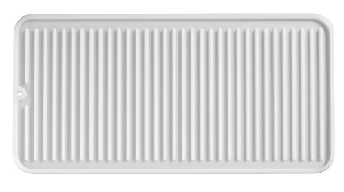mDesign Futtermatte (klein) – transparente Napfunterlage Silikon für Hund, Katze & Co. – Bodenschutzmatte für einen großen oder zwei kleine Futternäpfe – 40,64 cm x 20,32 cm - 9