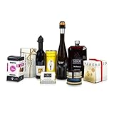 Esta cesta gourmet incluye: Vinagre de Jerez Macetilla (250 ml) El Majuelo + Bloc foie de oca con trompetas (130 g) Imperia Foie Gras + Ajo negro de Las Pedroñeras (100 g) Salsas JR + Frisant de Gel (37,5 cl) Gramona + Crema de queso y trufa negra (150 g) Mykes Gourmet + Rocas suizas de chocolate blanco (100 g) + Pimientos de piquillo rellenos chanquete salvaje (250 g) Conservas Chanquete + Red Diamond Royal AOVE (500 ml) Verde Esmeralda + Crackers con queso manchego (150 g) Paul and Pippa