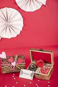 SHAKKR HEART TRESSURE BOX BEST GIFT FOR COUPLE, VALENTINES DAY GIFT FOR GIRLFRIEND, BOYFRIEND, WIFE, HUSBAND, WEDDING, ANNIVERSARY WITH CHOCOLATE COMBO