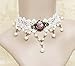 Produktbild EMAXELERS Elegant Rein Schön gotisch Band Braut Spitze Muster Halskette Necklace mit einem Rosa Rosen-Anhänger Vintage romantische Handmade Prinzessin Princess Braut Hochzeit Wedding Weiße Spitze-Halskette Short Blumen-Halskette Perlenkette Religiöse Halskette für Mädchen,White Lace Necklace with A Pink Rose Pendant