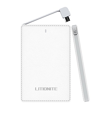 Litionite   Tessius Mini 2500mah Power Bank Batterie Externe Portable Poche Petit comme une carte de cr  dit avec c  ble USB Micro int  gr     Lightning iPhone Adaptateur cach    Chargeur Ultra Mince de secours Universel avec design moderne pour tous les mod  les Smartphone et Tablet  White 