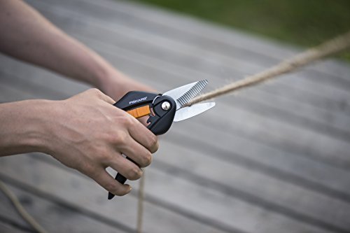 Fiskars Universal-Gartenschere, Länge 20,8 cm, Hochwertige Stahl-Klingen, Schwarz/Orange, SingleStep, SP28, 1000571 - 3