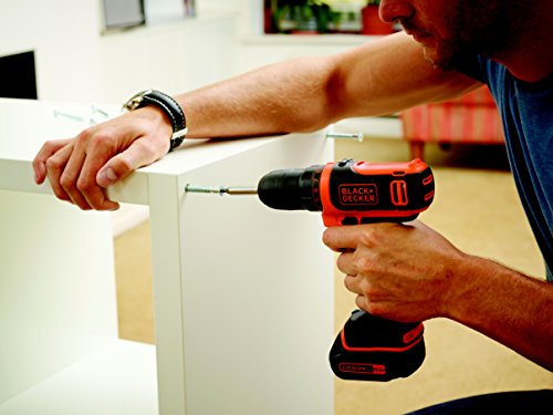 Black+Decker 10,8 V Li-Ion Ultra-Kompakt-Bohrer, LED-Arbeitslicht, 2 Slidepack-Akku, 400 mA Ladegerät, Koffer, BDCDD12KB - 4