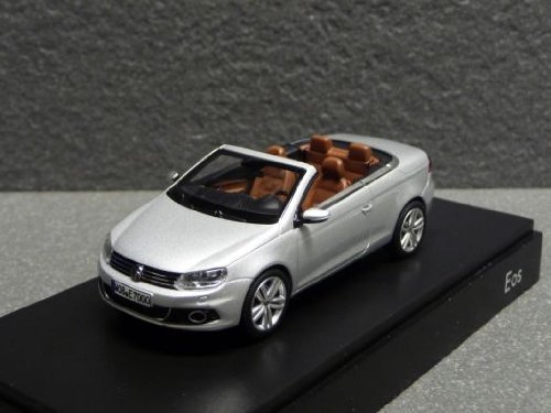 Preisvergleich Produktbild Modellauto Reflexsilber 1:43