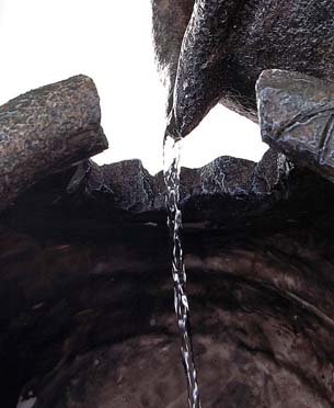 Gartenbrunnen Zimmerbrunnen mit Ölfässern und Beleuchtung - 2