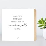 Wundervolles Leben - einzigartiges Holzbild 15x15x2cm zum Hinstellen und Aufhängen, echter Fotodruck mit Spruch auf Holz - schwarz-weißes Wand-Bild Aufsteller Holz-Schild Wandschild Holzdeko zur Dekoration im Büro und Daheim oder als Geschenk Mitbringsel Geschenkidee zum Umzug Einzug Geburtstag Hochzeit für Freundin Mutter Schwester Familie ... Poster Kunst-Druck Home Deko - Lebensweisheit Regeln für Zufriedenheit & Glück