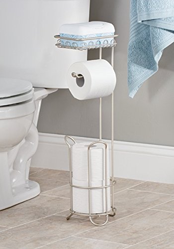 mDesign Toilettenpapierhalter ohne Bohren – Klorollenhalter fürs Badezimmer – Farbe: Satiniert – Papierrollenhalter mit Bürste und Regal - 2