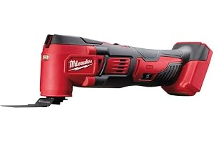 Milwaukee 2626-20 M18 18 V litiumjon sladdlös 18 000 OPM omloppsverktyg med träskärningsblad och slipdyna med ark ingår (batteri ingår inte, endast elverktyg)