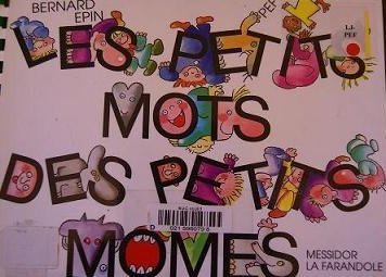 couverture de : Les petits mots des petits m&ocirc;mes