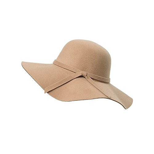 beige floppy hat