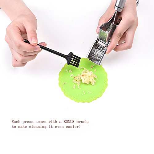 TTLIFE Premium Edelstahl Knoblauchpresse Küche Zerkleinerer mit Peeler Set Silikon Tube Roller und Silikon-Pad & zusätzliche Bürste für Haushalt/outdoor leicht zu reinigen - 4