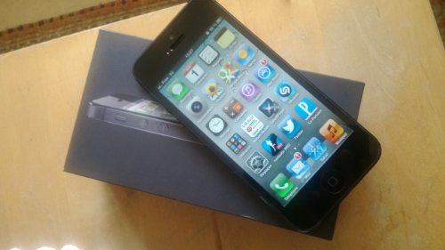 Apple iPhone 5 Smartphone d  bloqu   3G  4 pouces - 16 Go - iOS 6  Noir