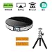 Produktbild Mini Beamer DLP Projektor Mobil, eingebaute WiFi Wiederaufladbar 4000mAh 100 Zoll R6, HDMI USB Micro-SD Audio, inkl. kostloses Stativ 1080P für Smartphone Handy Heimkino Party Familie