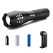 Produktbild VICPHIC 1000 Lumen Einstellbare Fokus-Handheld-Taschenlampe, 5 Modi XML-T6 LED Taktische Taschenlampen, IPX 6 Wasserdicht für Outdoor-Sport, Enthält Akkus und Ladegerät