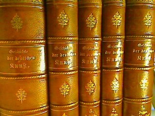 Geschichte der deutschen Kunst. Band 1: Robert Dohme, Die Baukunst. Band 2: Wilhelm Bode, Die Plastik. Band 3: Hubert Janitschek, Die Malerei. Band 4: Friedrich Lippmann, Der Kupferstich und Holzschnitt. Band 5: Julius Lessing, Das Kunstgwerbe.