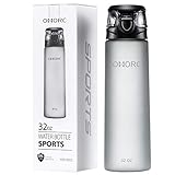 【32oz de gran capacidad】Sosteniendo hasta 32 oz de agua en abundancia, la botella deportiva le ofrece suficiente agua incluso cuando está fuera todo el día. Con la marca clara de la escala en la botella, es fácil para usted leer cuánta agua queda y cuánta agua ha bebido.