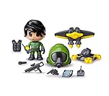 Cada figura de Pinypon Action mide unos 8cm aprox y se compone de 4 diferentes piezas; el pelo; la cabeza; el cuerpo y las piernas