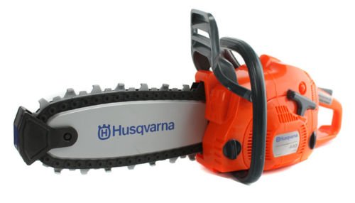 Preisvergleich Produktbild Husqvarna 522771101 440 Toy Kids Battery Operated Chainsaw Rotating Chain by Husqvarna