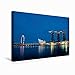 Produktbild Premium Textil-Leinwand 45 cm x 30 cm quer Die Marina Bay in der blauen Stunde | Wandbild, Bild auf Keilrahmen, Fertigbild auf echter Leinwand, Leinwanddruck (CALVENDO Orte)