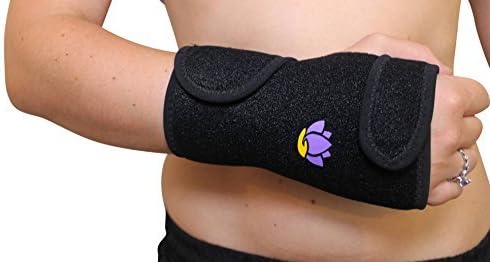 Essential Wellness High Quality Wrist Support for Arthritis, Tendonitis, Carpal Tunnel Syndrome, Pregnancy and Post Surgery. NHS Physiotherapist APPROVED, recommended in private healthcare. Can be worn safely on delicate skin. Unisex. (Right)