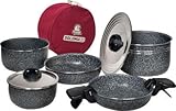 Set besteht aus: 1 Topf Ø: 22 cm; 2 Kasserollen Ø: 16 + 18 cm; 2 Pfannen Ø: 20 + 22 cm; 2 Deckel Ø: 22 + 16 cm; 2 Griffe; 1 Tragetasche mit Griff (100% Polyester)