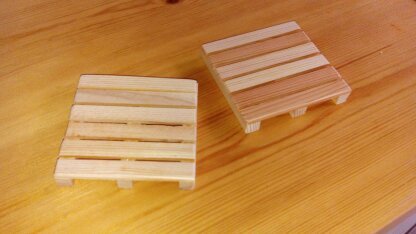 PALETS PALLETS MADERA EN MINIATURA PINO POSAVASOS DECORACIÓN CASA DE BUSCOCARPINTERO MEDIDA 10 X 10 CM DIEZ UNIDADES