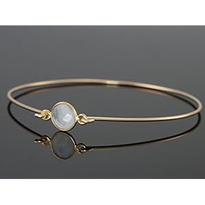 Zarter Armreif mit weißem Labradorit Brautschmuck Hochzeit