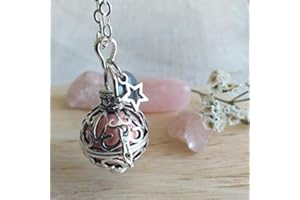 Naïris bijoux Bola de Grossesse en argent avec chaine. Cage arabesques et navettes, bille rose pâle, sequin rond gris et étoile évidée argentée. Modèle BUNGA