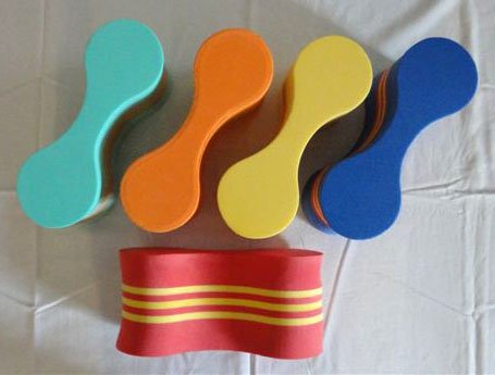 Preisvergleich Produktbild Pullboy - Auftriebshilfe 235x85x85x105mm Beintrainer Block