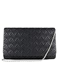 Schicke Clutch / Schultertasche aus geflochtenen Kunstleder-Streifen. Das perfekte Accessoire für einen eleganten Abendlook für egal welchen Anlass. Die schlichte Schulterkette lässt sich leicht abnehmen, und verwandelt die Tasche im Handumdrehen in eine handliche Clutch. Ein Magnetknopf dient als Verschluss der Deckelklappe. Im Innenraum ist reichlich viel Stauraum für alle Notwendigkeiten. Seitlich befindet sich eine kleine angenähte Seitentasche.