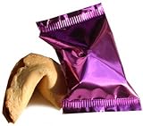 Cada galleta está envuelta en papel de aluminio rosa.