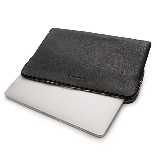 Urban Safari 13.5 Zoll Echt Leder Laptop Hülle / Spitzenqualität Leder Laptop Tasche / Laptop Sleeve für 13 – 13.5 Inch MacBook Pro / MacBook Air / Laptop / Notebook / Surfacebook / Tablet. ( Schwarz ) - 2