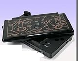 Carcasa de repuesto para nds lite. Con todo lo necesario para la sustitucion completa de carcasa y botones. Incluye tornilleria, tacos de goma y pegatinas.