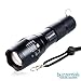 Produktbild buzzentials LED Taschenlampe T6 – XML T6 Torch – extreme hell, Fokus einstellbar, wasserabweisende Konstruktion mit Stoboskop und SOS Funktion, ideal beim Wandern, Outdoor aus aircraft grade Aluminium