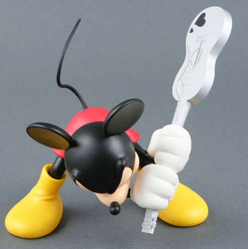 Preisvergleich Produktbild Micky Maus mit Gitarre 18cm VCD Figur
