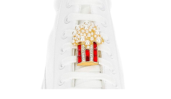 lacet ecrit nike dessus