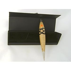 Kugelschreiber aus Platane mit keltischem Knoten aus Ebenholz (80)