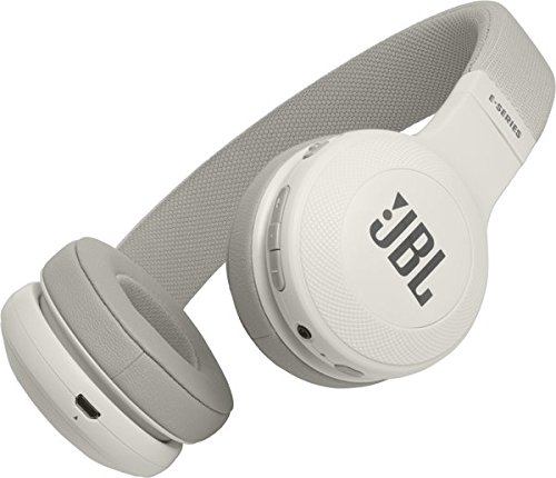 JBL E45BT On-Ear Ohraufliegender Bluetooth KopfhÃ¶rer Faltbar Inkl. Abnehmbares Verwicklungsfreies Textilkabel mit Universeller 1-Tasten-Fernbedienung mit Integriertem Mikrofon - WeiÃŸ