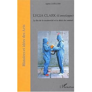 Lygia Clark (L'enveloppe) : La fin de la modernité et le désir du contact