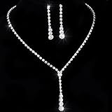 dieses Strassset besteht aus einem Collier und Ohrhängere