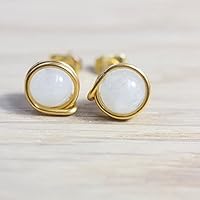 Kleine runde Mondstein-Ohrstecker vergoldet oder rosé - 0,6 cm / Mondstein-Ohrringe / Ohr-Stecker mit echtem Regenbogen-Mondstein / vergoldet, rosé oder Echt-Silber