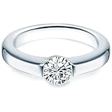 Für einen Heiratsantrag ist dieser Solitärring genau der richtige. Fragen Sie die Frage Ihres Lebens im Stile von 