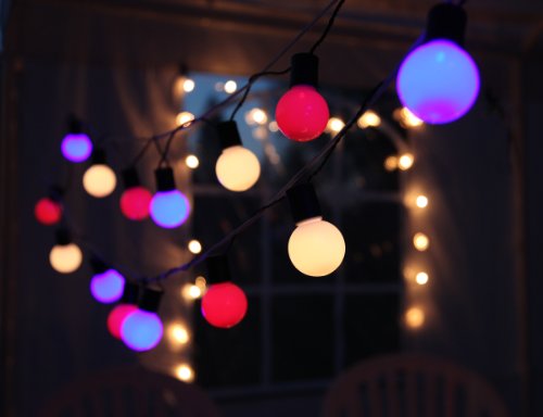 Outdoor – Lichterkette – Gesamtlänge über 10 Meter – Garten Balkon Terrasse Sonnenschirm Party – XL Beleuchtung – Angenehm heitere (aber nicht grelle) bunte Outdoor – Lichterkette mit 20 Lampen – Farbe : BUNT – sparsame LED Technik – inklusive Außen-Trafo, Gesamtlänge inklusive Zuleitung 1070 cm , für den Innen – und Aussen – Bereich geeignet – aus dem KAMACA-SHOP - 2