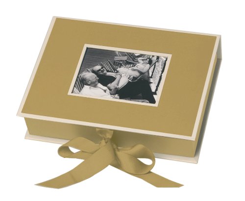 Semikolon Kleine Fotobox mit Einschubfenster chamois (sand) | Sammelbox und Aufbewahrungsbox für Bilder und Fotos | Praktische Schachtel oder Geschenk-Box auch für Schmuck und Kleinteile | 20,7 x 15,3 x 4,7 cm